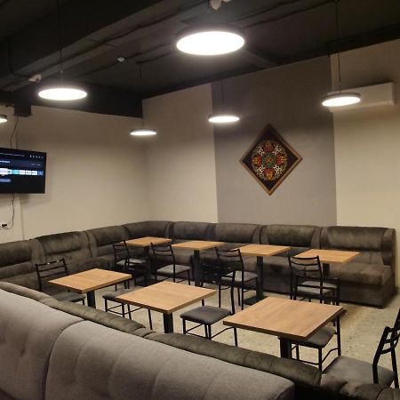 Muras Hostel ビシュケク エクステリア 写真