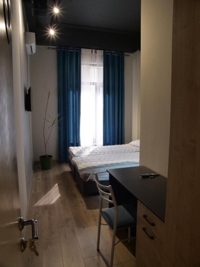 Muras Hostel ビシュケク エクステリア 写真