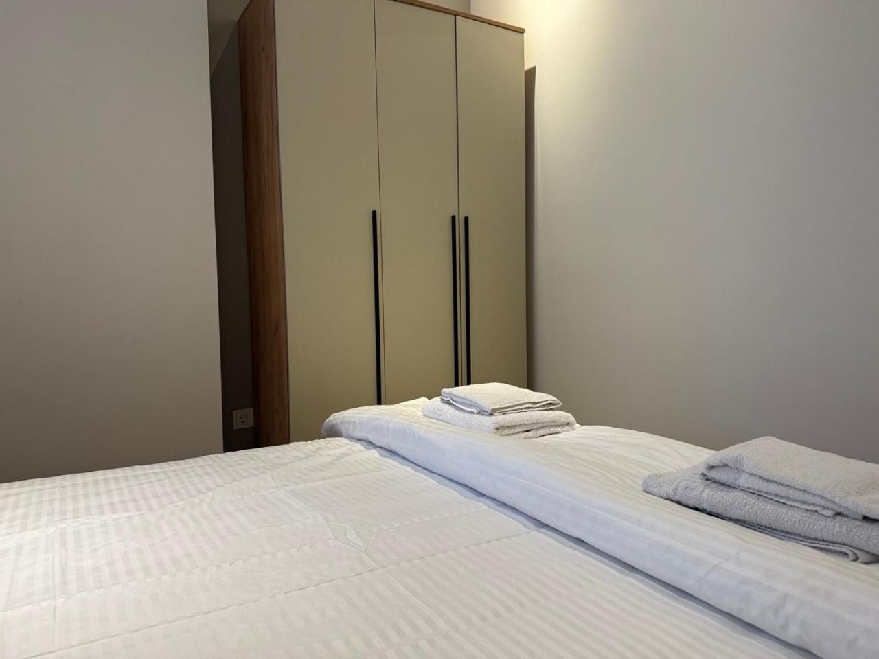 Muras Hostel ビシュケク エクステリア 写真